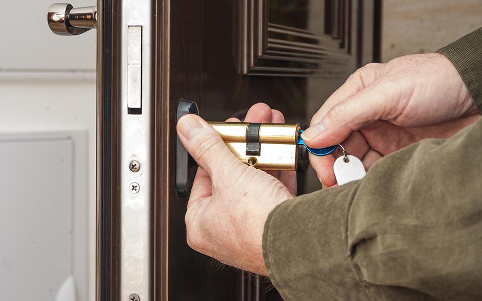  ouverture de porte claquée serrurier La Queue-en-Brie